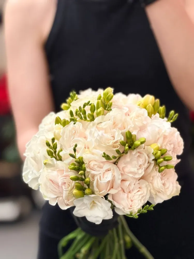 Cream garden rose bridal bouquet (+ matching boutonnière)