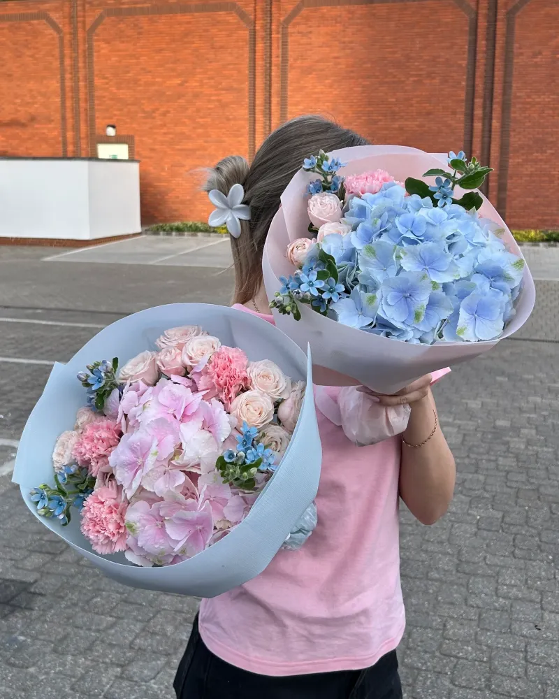 Two of a kind (two bouquets included)