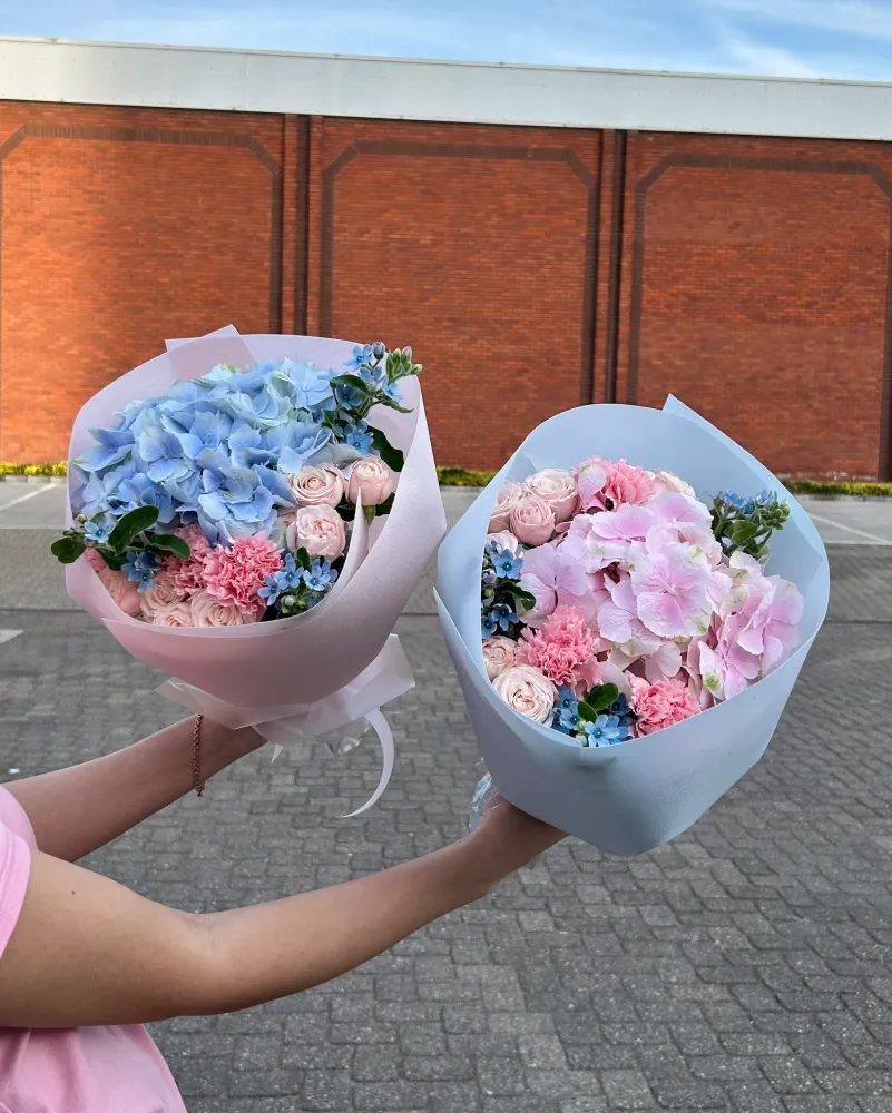 Two of a kind (two bouquets included)