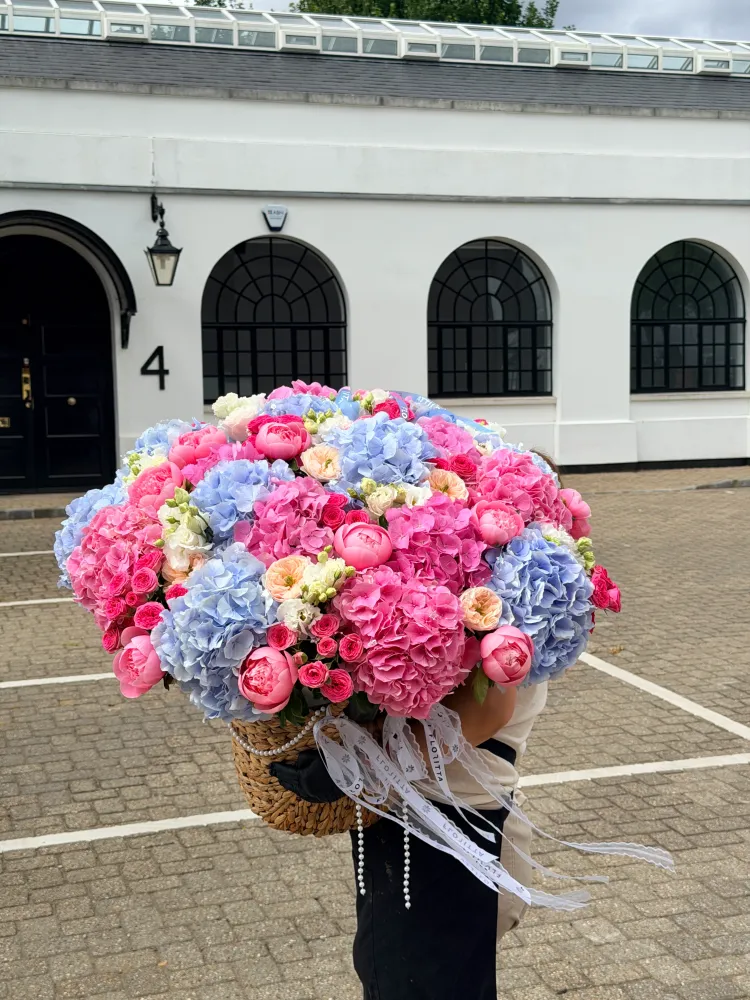 Portobello bloom (hydrangea, peony roses, spray roses & lisianthus)