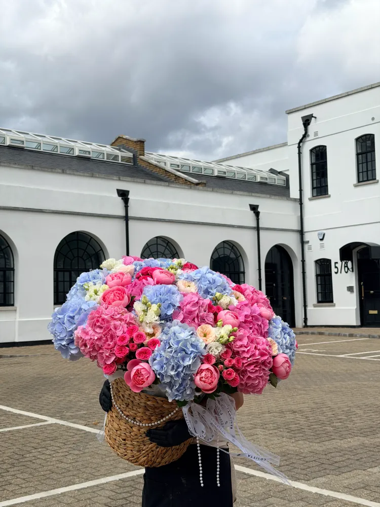 Portobello bloom (hydrangea, peony roses, spray roses & lisianthus)