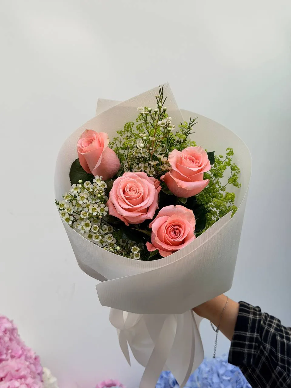 Pink rose bouquet (roses, waxflower)