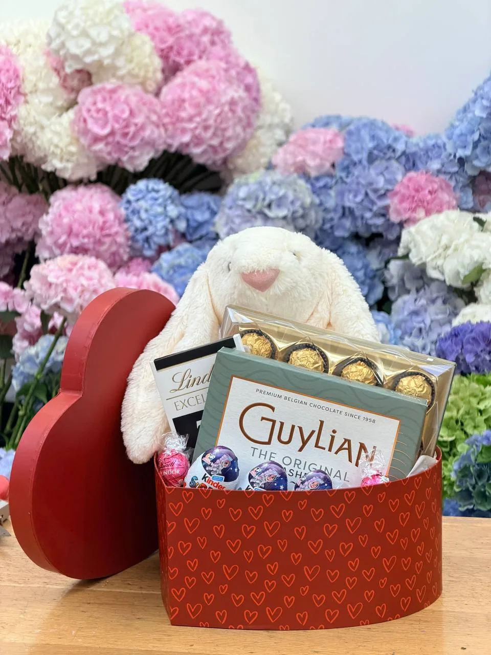 Sweet bunny chocolate gift box
