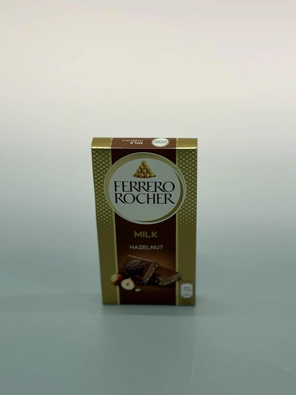 Ferrero Rocher milk hazelnut chocolate bar (can only be ordered together with a bouquet)