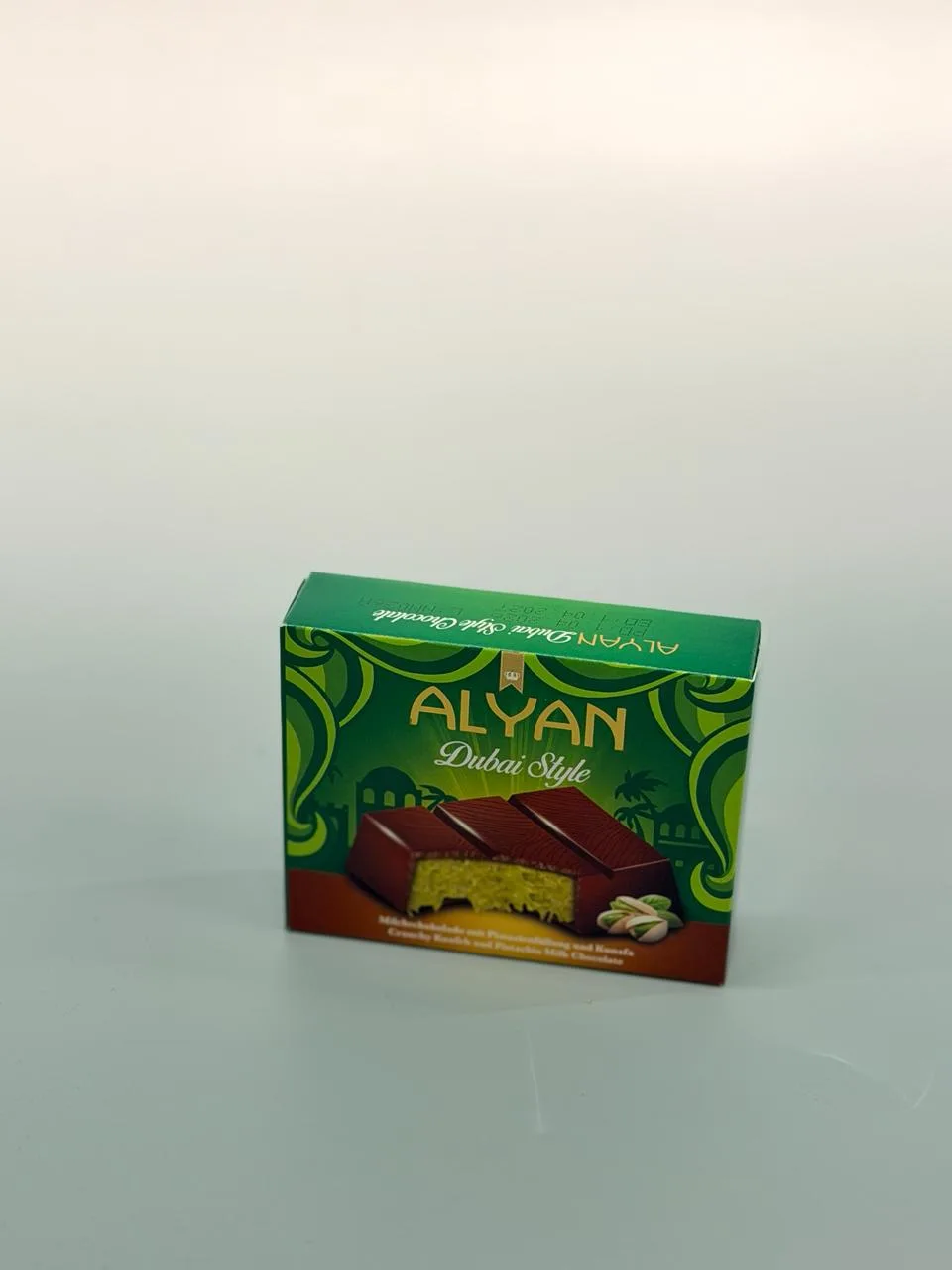 Alyan Dubai style pistachio chocolate bar (can only be ordered together with a bouquet)