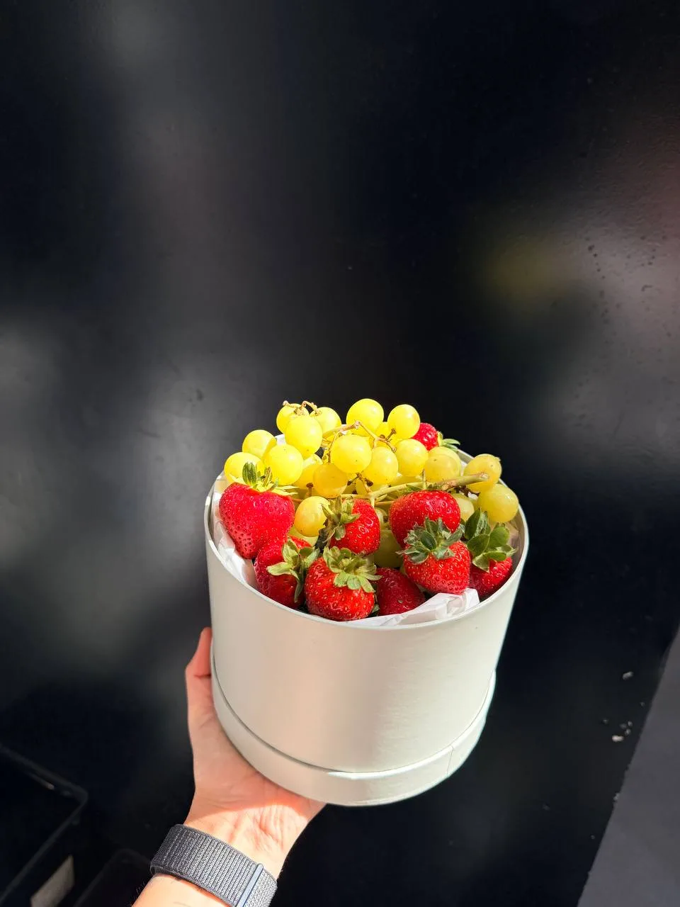 Strawberry & white grape fruit hat box