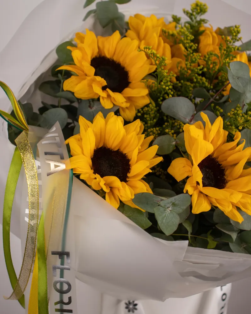 Golden sunflower bouquet