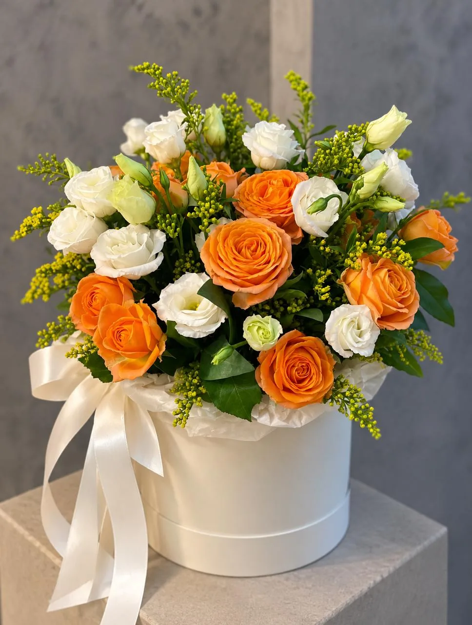Orange rose & white lisianthus hatbox (roses, lisianthus, solidago)