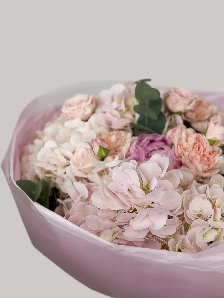 Blush pink hydrangea & rose bouquet