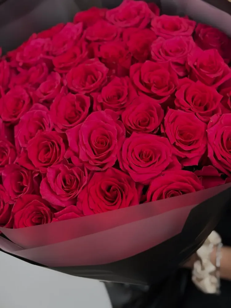 Luxury bouquet of 50 red roses